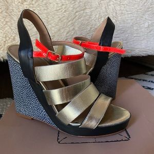 Nicole Miller Artelier Gold Black Leather Wedges
